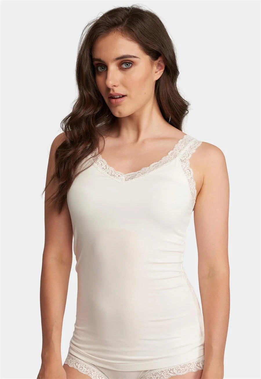 Iconic Cami W/Shelf