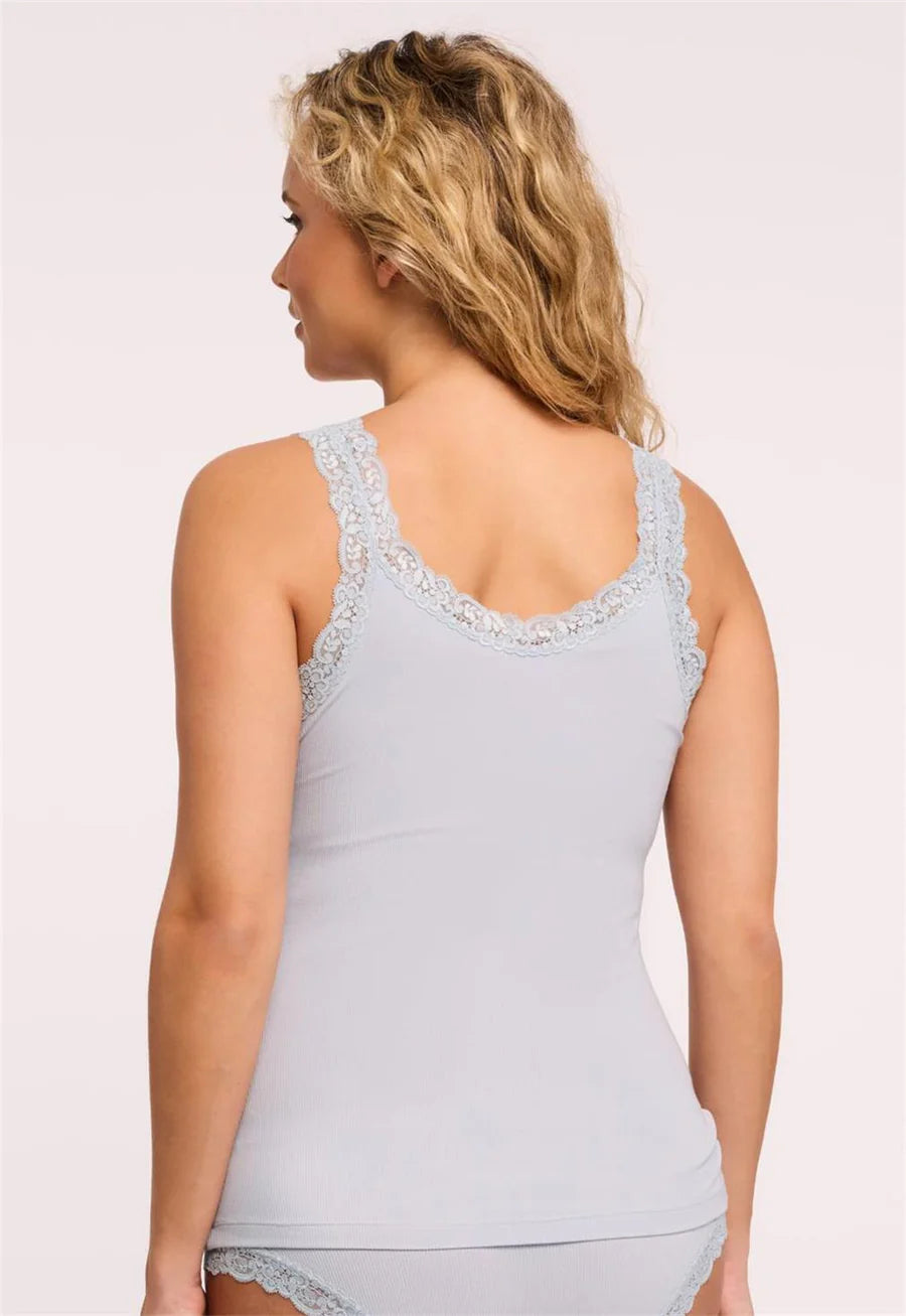 Iconic Cami W/Shelf