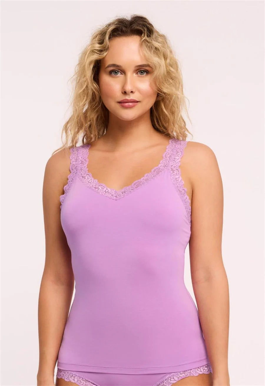 Iconic Cami W/Shelf